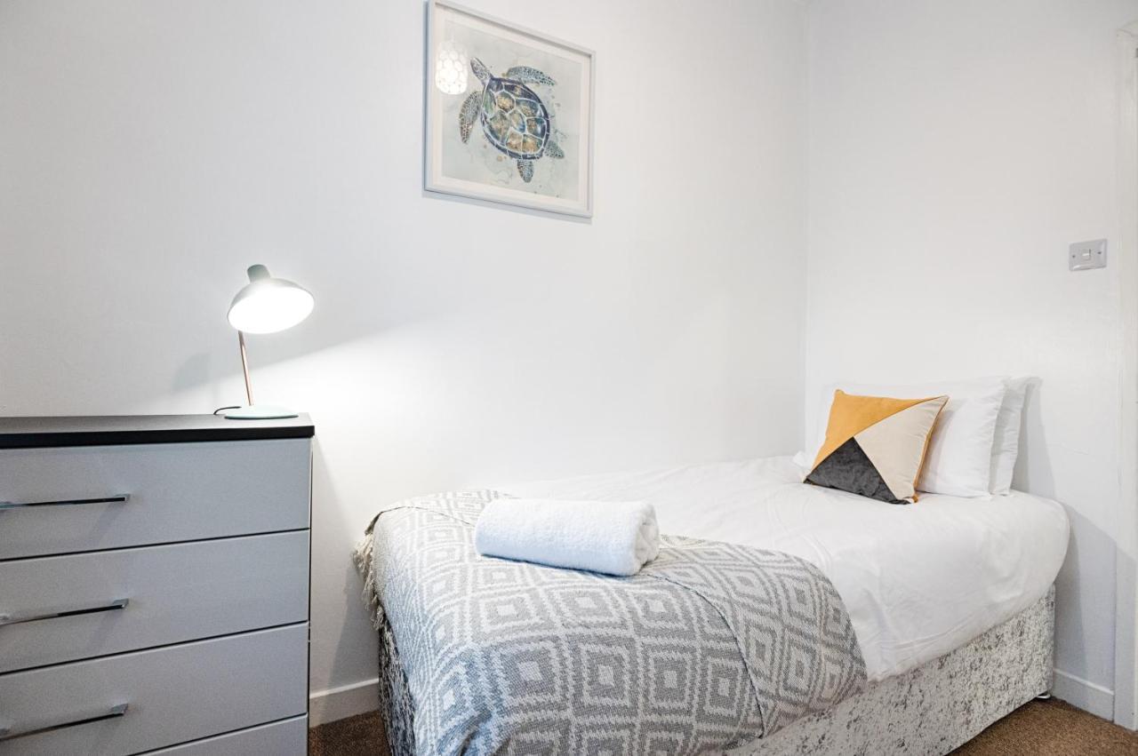 Parking, Smart Tv'S In All Rooms! 斯旺西 外观 照片